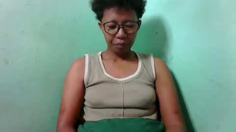 Snapshot of noellah chatting on October 13, 6:24 am noellah online show from October 13, 6:24 am