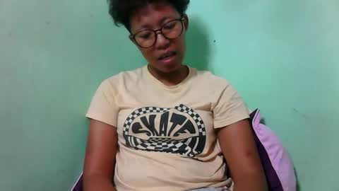 Snapshot of noellah chatting on October 15, 8:03 am noellah online show from October 15, 8:03 am
