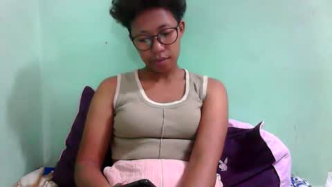 Snapshot of noellah chatting on October 20, 8:04 am noellah online show from October 20, 8:04 am