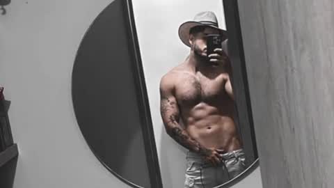 Snapshot of noha_miler chatting on June 25, 12:54 am kevin online show from June 25, 12:54 am