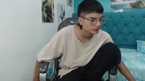 Snapshot of noha_scott chatting on December 4, 11:02 pm Noha Scott online show from December 4, 11:02 pm