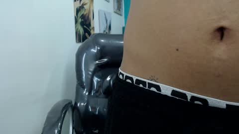 Snapshot of noha_scott chatting on December 24, 2:43 am Noha Scott online show from December 24, 2:43 am