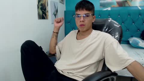 Snapshot of noha_scott chatting on December 26, 6:12 pm Noha Scott online show from December 26, 6:12 pm