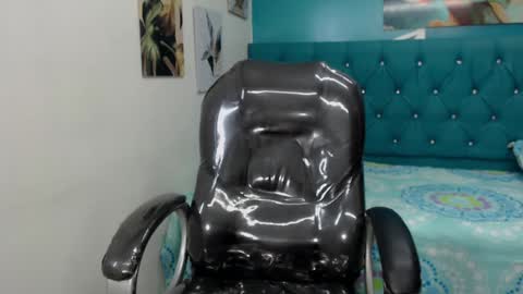 Snapshot of noha_scott chatting on January 12, 10:43 pm Noha Scott online show from January 12, 10:43 pm