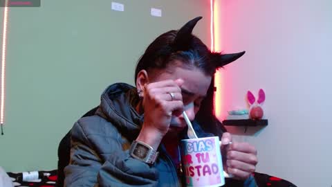 Noha Thomson online show from February 3, 12:57 pm