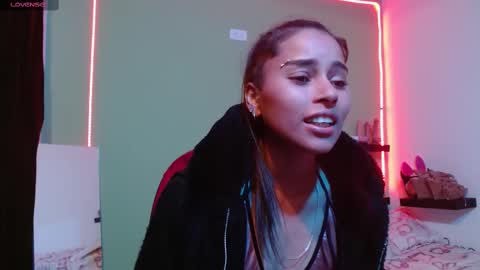 Noha Thomson online show from February 17, 8:15 pm