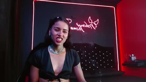 Noha Thomson online show from February 27, 9:15 pm