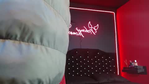 Noha Thomson online show from March 7, 7:44 pm