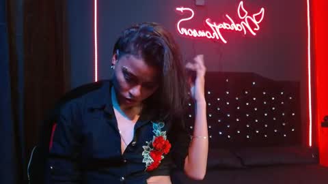 Noha Thomson online show from April 21, 1:07 am