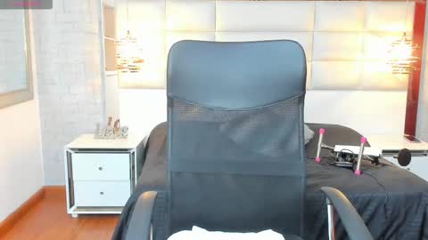  Nohemi   online show from September 10, 10:10 pm