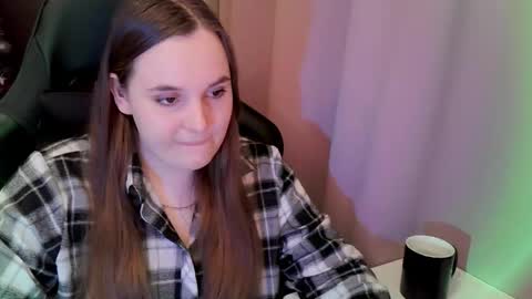 Snapshot of noir_ember_ chatting on February 1, 3:43 pm noir_ember_ online show from February 1, 3:43 pm