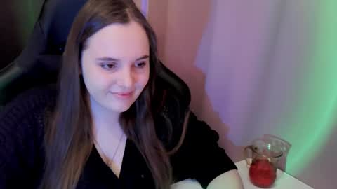 Snapshot of noir_ember_ chatting on February 7, 8:29 am noir_ember_ online show from February 7, 8:29 am