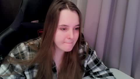 Snapshot of noir_ember_ chatting on February 19, 6:26 pm noir_ember_ online show from February 19, 6:26 pm