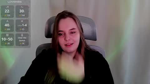 noir_ember_ online show from June 15, 9:11 am