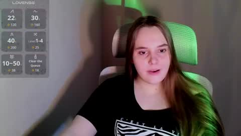 noir_ember_ online show from June 18, 6:34 pm