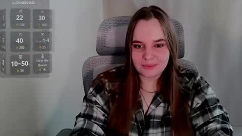 noir_ember_ online show from July 22, 9:56 am