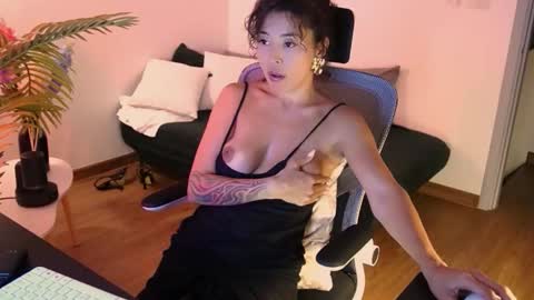 noirelysia online show from December 16, 3:44 am
