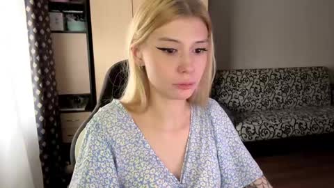 Snapshot of nolabussing chatting on April 16, 9:10 am Sofia online show from April 16, 9:10 am