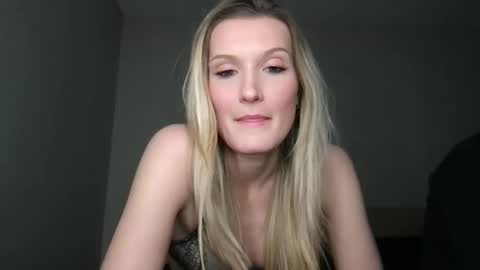 nolan_xx online show from February 3, 6:22 am