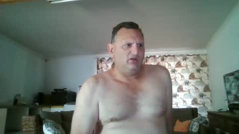 Snapshot of nollie244 chatting on December 14, 12:33 pm Nollie online show from December 14, 12:33 pm