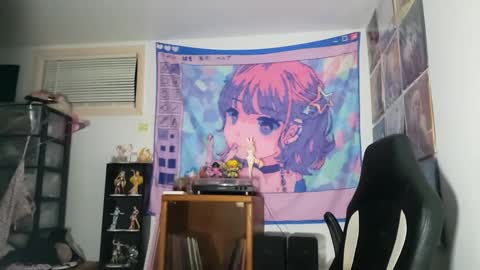 nonbinarybeauty20 online show from February 28, 9:15 am