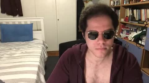 nongay379444 online show from December 19, 9:28 pm