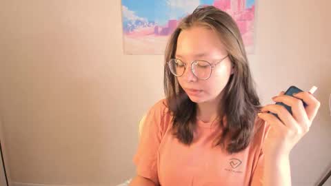 Snapshot of noora_moore chatting on October 2, 1:34 am NOORA online show from October 2, 1:34 am