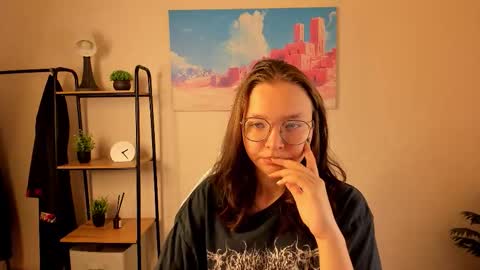 Snapshot of noora_moore chatting on October 6, 1:03 am NOORA online show from October 6, 1:03 am