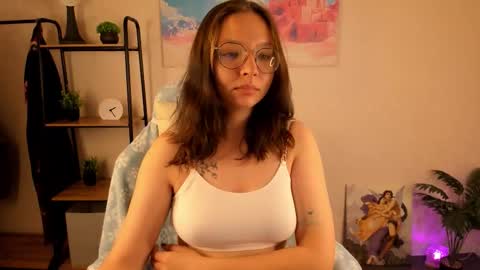 Snapshot of noora_moore chatting on October 7, 12:52 am NOORA online show from October 7, 12:52 am