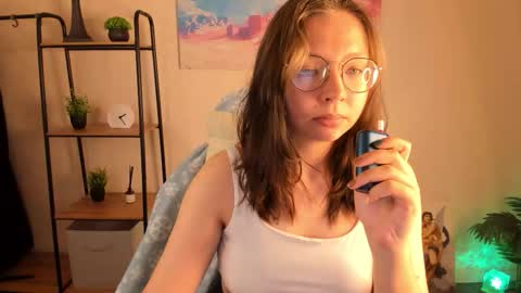 Snapshot of noora_moore chatting on October 10, 1:04 am NOORA online show from October 10, 1:04 am