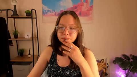 Snapshot of noora_moore chatting on October 20, 12:55 am NOORA online show from October 20, 12:55 am