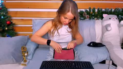 Snapshot of nora_adamss chatting on December 29, 3:44 am Nora online show from December 29, 3:44 am