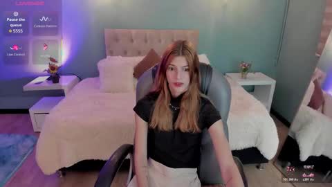 Snapshot of nora_vennucci chatting on March 4, 7:53 pm Nora online show from March 4, 7:53 pm