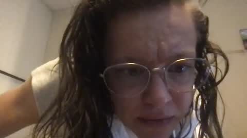 Snapshot of norabarnacle93 chatting on March 27, 2:50 am Nora and Jim 3 online show from March 27, 2:50 am