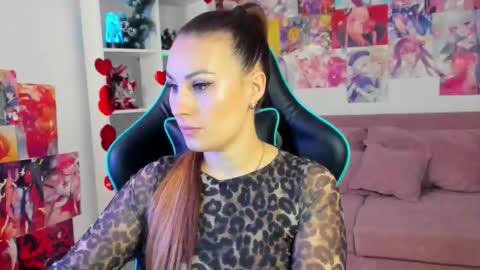 Snapshot of norafoxes chatting on December 17, 3:51 pm NoraFoxes online show from December 17, 3:51 pm