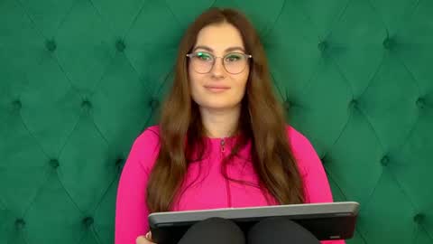 NoraFoxes online show from January 8, 5:54 am