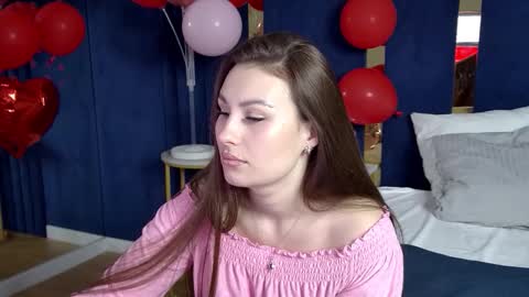 NoraFoxes online show from February 19, 6:09 am