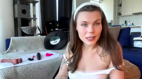 Nordic Belle online show from May 28, 2:14 pm