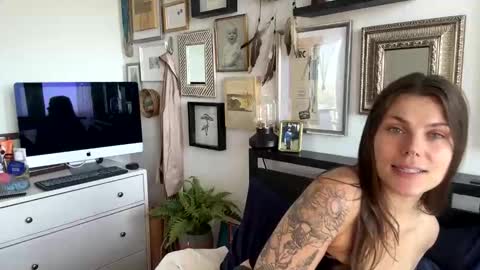 Nordic Belle online show from June 2, 3:03 pm