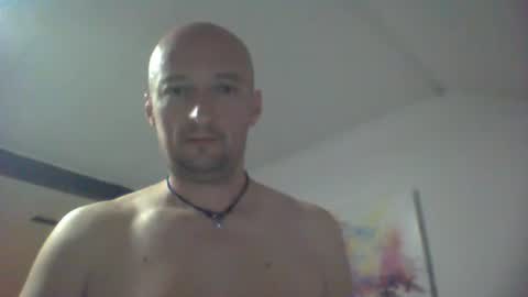 Snapshot of nordicrunner76 chatting on May 18, 10:04 pm nordicrunner76 online show from May 18, 10:04 pm