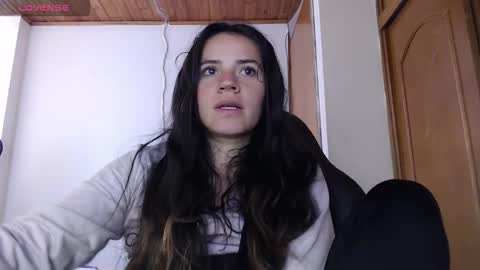 noreen_ online show from November 10, 3:22 pm