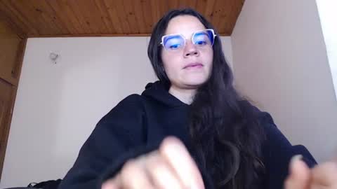 Snapshot of noreen_ chatting on June 22, 9:12 pm noreen_ online show from June 22, 9:12 pm