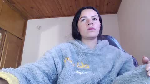 Snapshot of noreen_ chatting on June 23, 3:43 pm noreen_ online show from June 23, 3:43 pm