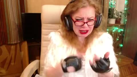 Snapshot of norma_gin chatting on July 8, 9:30 pm miss Tress online show from July 8, 9:30 pm