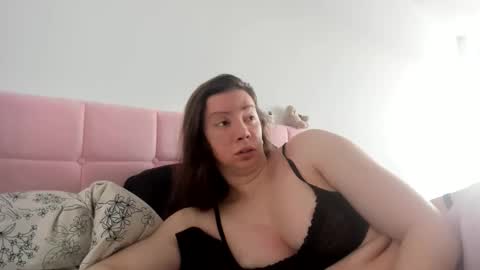 Snapshot of nortar9766 chatting on December 15, 7:40 pm Emily snow online show from December 15, 7:40 pm