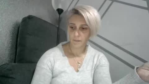 nosmileme online show from October 18, 6:52 pm