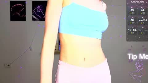 Hello My name is Helene NTMU  Finger up if u like what u see online show from December 22, 2:03 pm