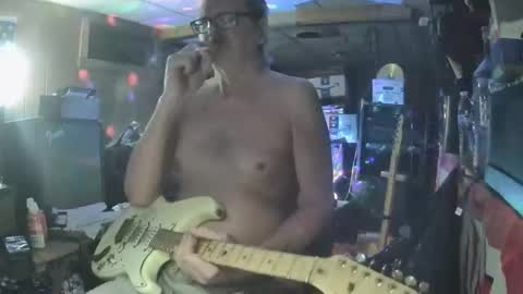 notflamingfart online show from May 15, 6:04 pm