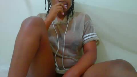 Snapshot of notoy1 chatting on October 2, 1:01 am notoy1 online show from October 2, 1:01 am