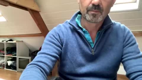 Snapshot of noux69 chatting on October 14, 2:29 pm noux69 online show from October 14, 2:29 pm